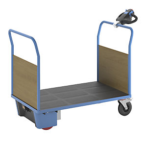 Plattformwagen mit Elektroantrieb, 2 MDF-Stirnwände, LxBxH 1620 x 800 x 1300 mm.
